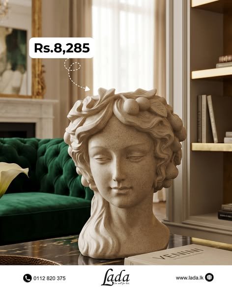 Classical Bust Ornament — Curled Hair